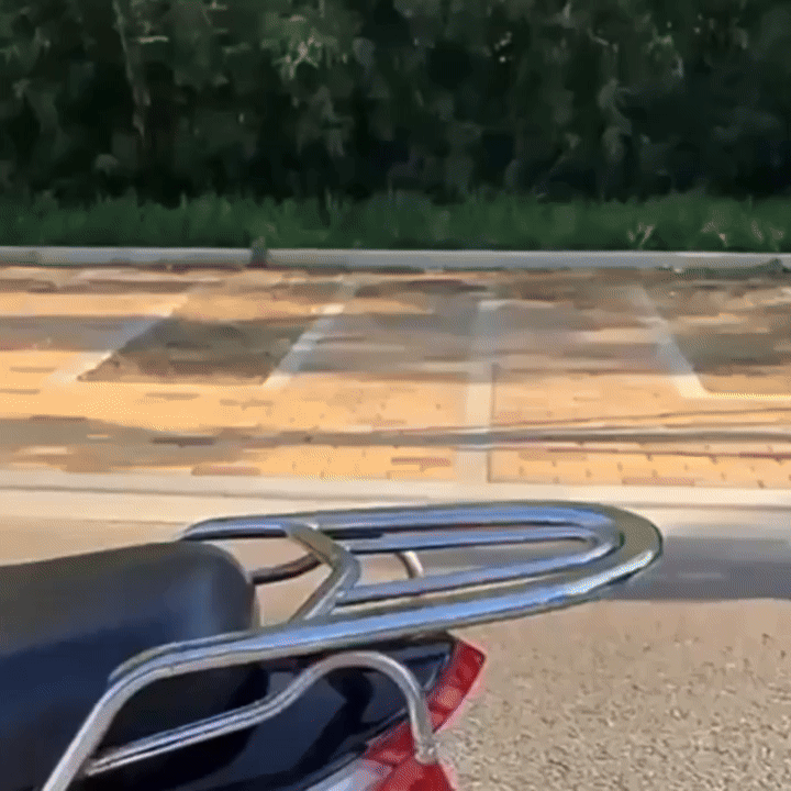 الصندوق الخلفي للدراجة النارية