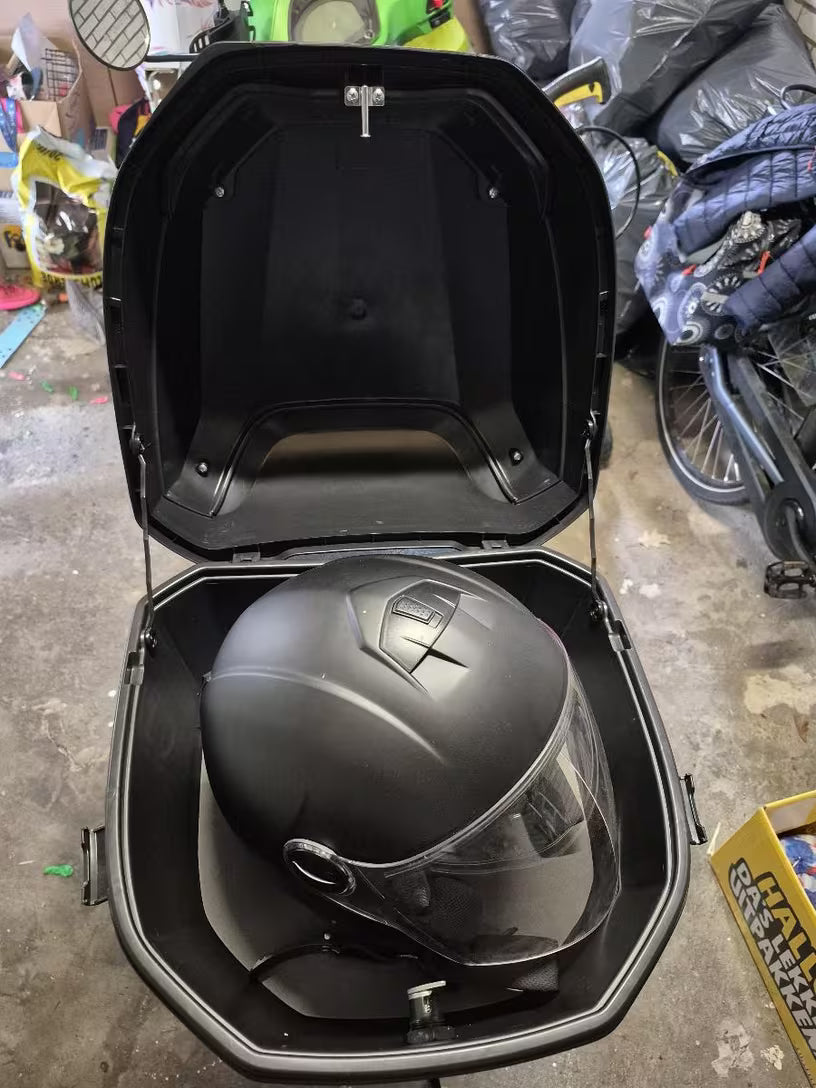 الصندوق الخلفي للدراجة النارية